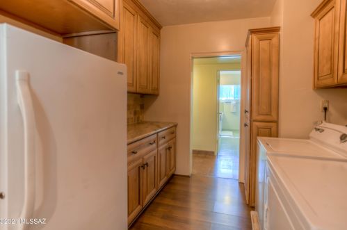 201 Irving Ave, Tucson AZ 85711-6239 exterior