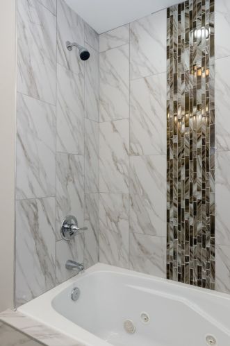 8455 Kingston Ave, Chicago IL 60617-1912 exterior