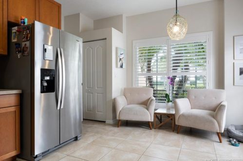 9956 Chadwick Dr, Fort Pierce FL 34987-2418 exterior