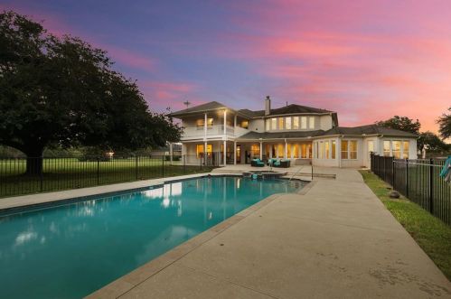 32731 Westminster Dr, Fulshear TX 77441-4098 exterior