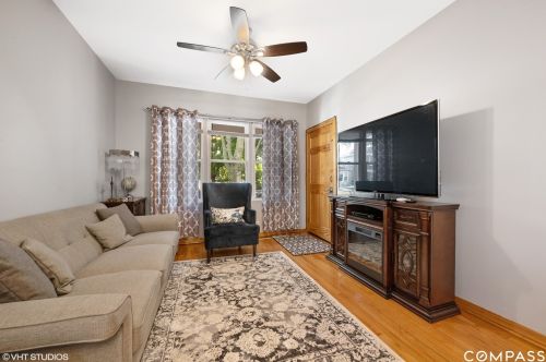 4120 Maplewood Ave, Chicago, IL 60632-1126