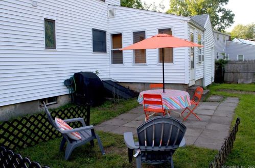 908 Plymouth St, Windsor CT 06095-3713 exterior