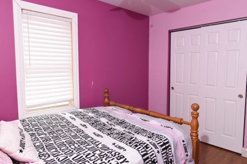 304 107th St, Chicago IL 60655-1709 exterior