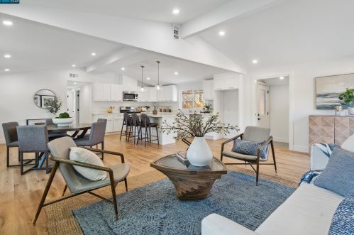 3407 Moretti Dr, Concord CA 94519-2049 exterior