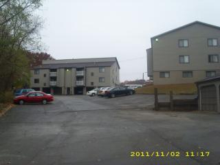 3235 Pioneer Ave, Cedar Rapids IA  52403-3607 exterior