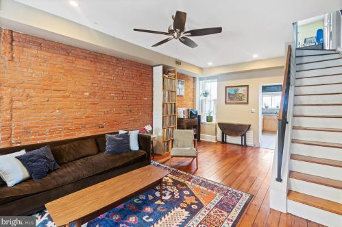 205 Carpenter St, Philadelphia PA 19146-2516 exterior