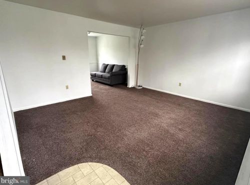 104 Armstrong Ln, Lancaster PA  17603-5972 exterior