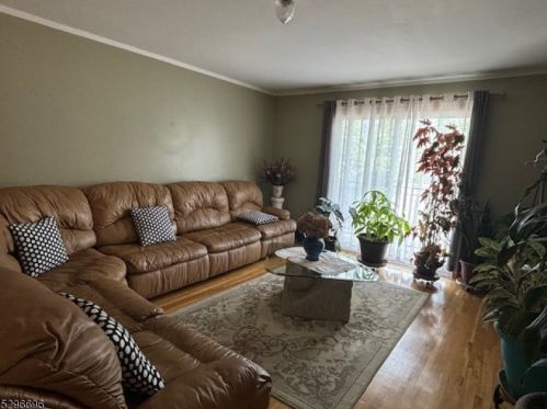 88 Rome St, Newark, NJ 07105-3406