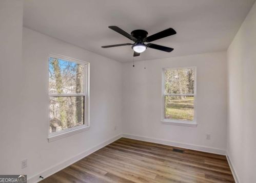 2006 Lisbon Dr, Atlanta GA 30310-4920 exterior