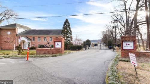 4512 Dolphin Ln, Alexandria VA 22309-3110 exterior