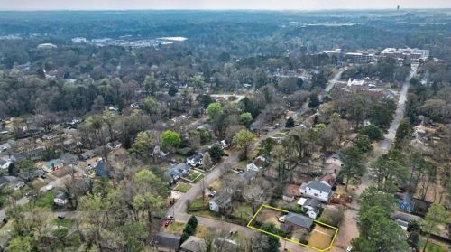 2476 Jefferson Ter, Atlanta GA  30344-2743 exterior