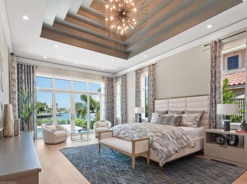 3841 Crayton Rd, Naples FL 34103-3528 exterior