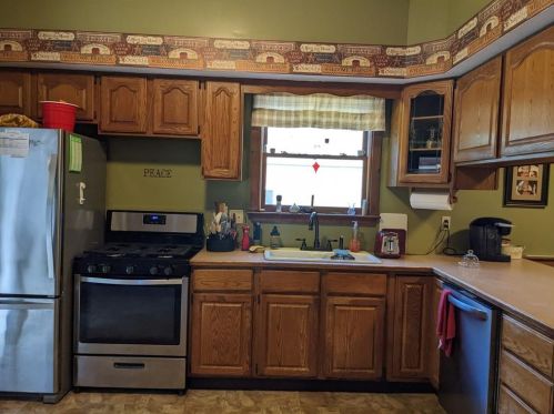 110 Highland St, Woonsocket RI 02895-1815 exterior