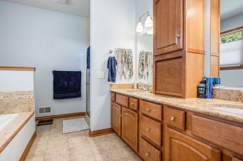 3363 Oakharbor St, Kalamazoo MI 49009-6179 exterior