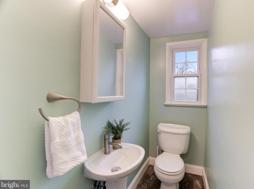 109 Raymond Ave, Alexandria VA 22301-1139 exterior