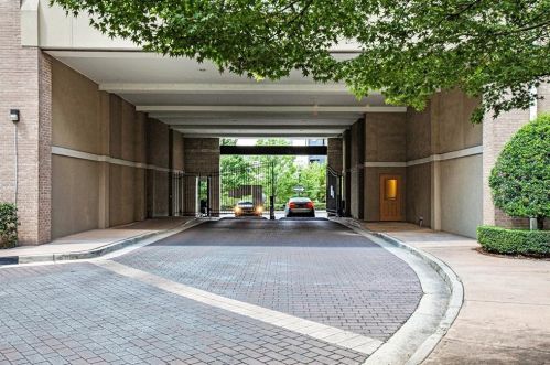 390 17th St, Atlanta GA  30363-2000 exterior