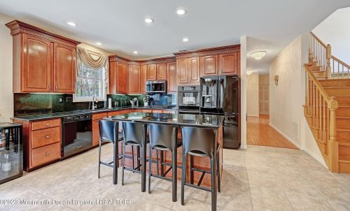 17 Monticello Ct, Morganville NJ 07751-4162 exterior