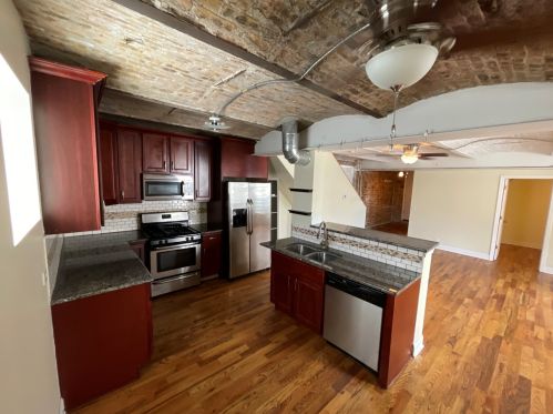 1421 Chicago Ave, Chicago IL  60642-5262 exterior