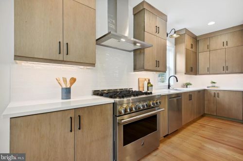 5120 25th Pl, Arlington VA  22207-2603 exterior