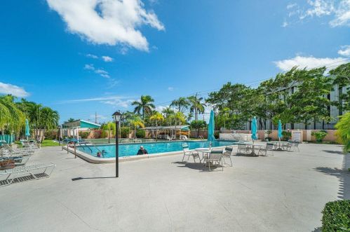 400 20th St, Boca Raton FL 33431-8119 exterior