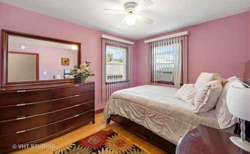 2907 Nagle Ave, Chicago IL 60634-4940 exterior