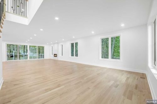 22 Lois Ave, Demarest NJ  07627-2220 exterior