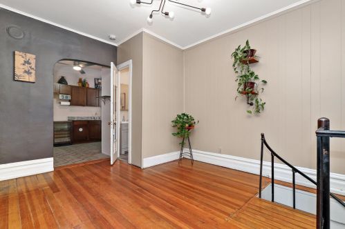 1817 Honore St, Chicago IL 60657-2007 exterior