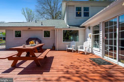 701 Rdg Dr, Mc Lean VA 22101-1620 exterior