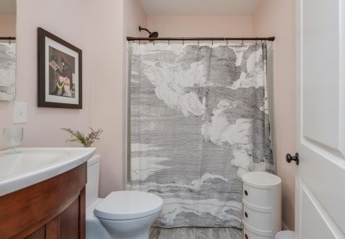 13 Holt St, Concord NH 03301-2926 exterior