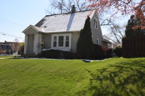 8503 Stuth Ave, Milwaukee WI 53227-3745 exterior