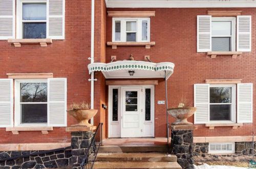 2020 3rd St, Duluth, MN 55806-2004