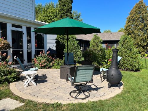 330 Hilkert Ct, Bull Valley IL 60014-5848 exterior