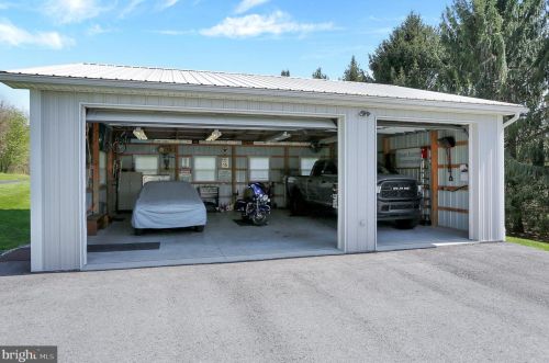 7194 Un Deposit Rd, Hummelstown PA 17036-9213 exterior