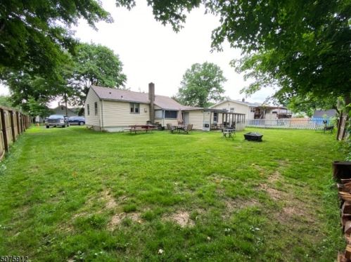 1 Spruce St, Dover NJ 07803-2430 exterior