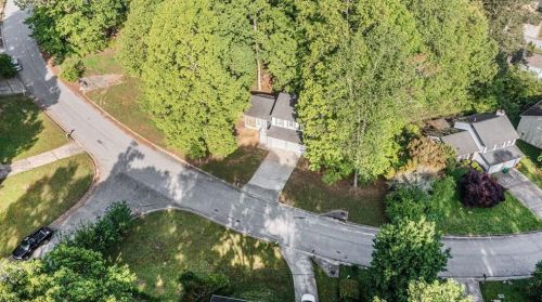 5576 Ln Fleur Trl, Lithonia GA 30038-2843 exterior