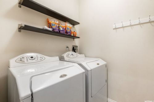 7381 Brittany Town Dr, Taylorsville UT 84084-4609 exterior