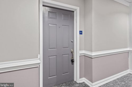 425 Carson Ter, Huntingdon Valley PA  19006-4720 exterior