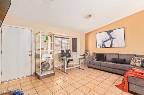 6120 Springbrook Dr, Tucson AZ exterior