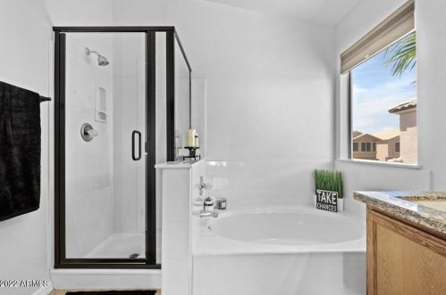 1424 Cathedral Rock Dr, Phoenix AZ 85048-8910 exterior