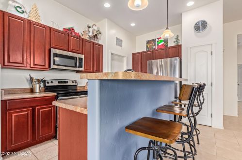 8770 Perry Park Cir, Tucson AZ  85730-1302 exterior