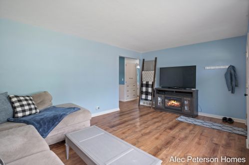 4041 Lester Dr, Grand Rapids MI 49525-1455 exterior