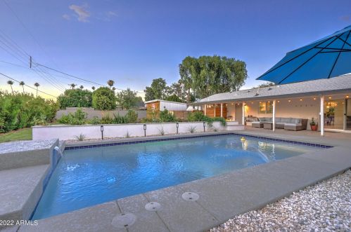 7814 11th Ave, Phoenix AZ  85021-7113 exterior