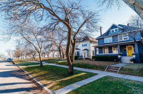 1131 Morse Ave, Chicago IL  60626-3501 exterior