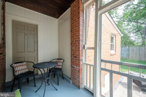 301 Raymond Ave, Alexandria VA 22301-1037 exterior