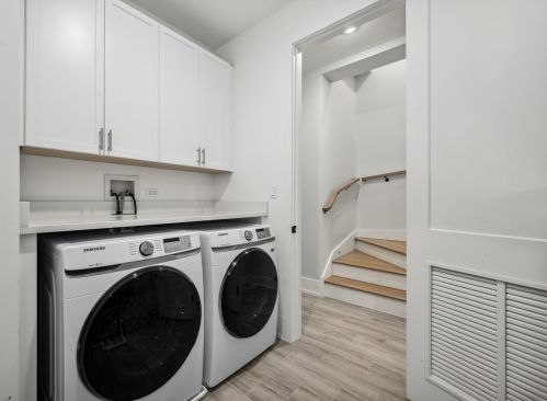 3010 Montrose Ave, Chicago IL 60618 exterior