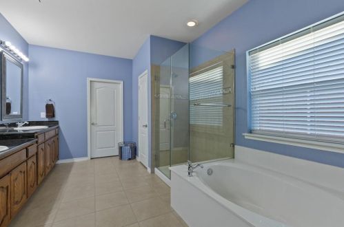 13338 4 Willows Dr, Frisco TX 75035-0043 exterior