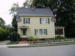 185 Nevada St, Newton, MA 02460-1227