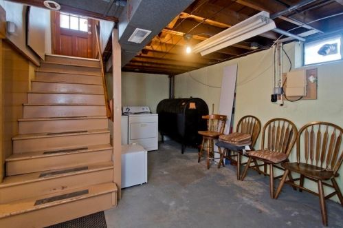 155 Canton Cir, Springfield MA 01104-1441 exterior