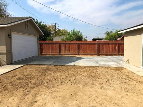 919 Southgate Dr, Bakersfield CA 93304-5150 exterior