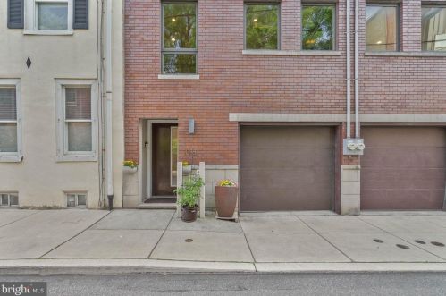 1018 Leithgow St, Philadelphia PA  19123-1421 exterior